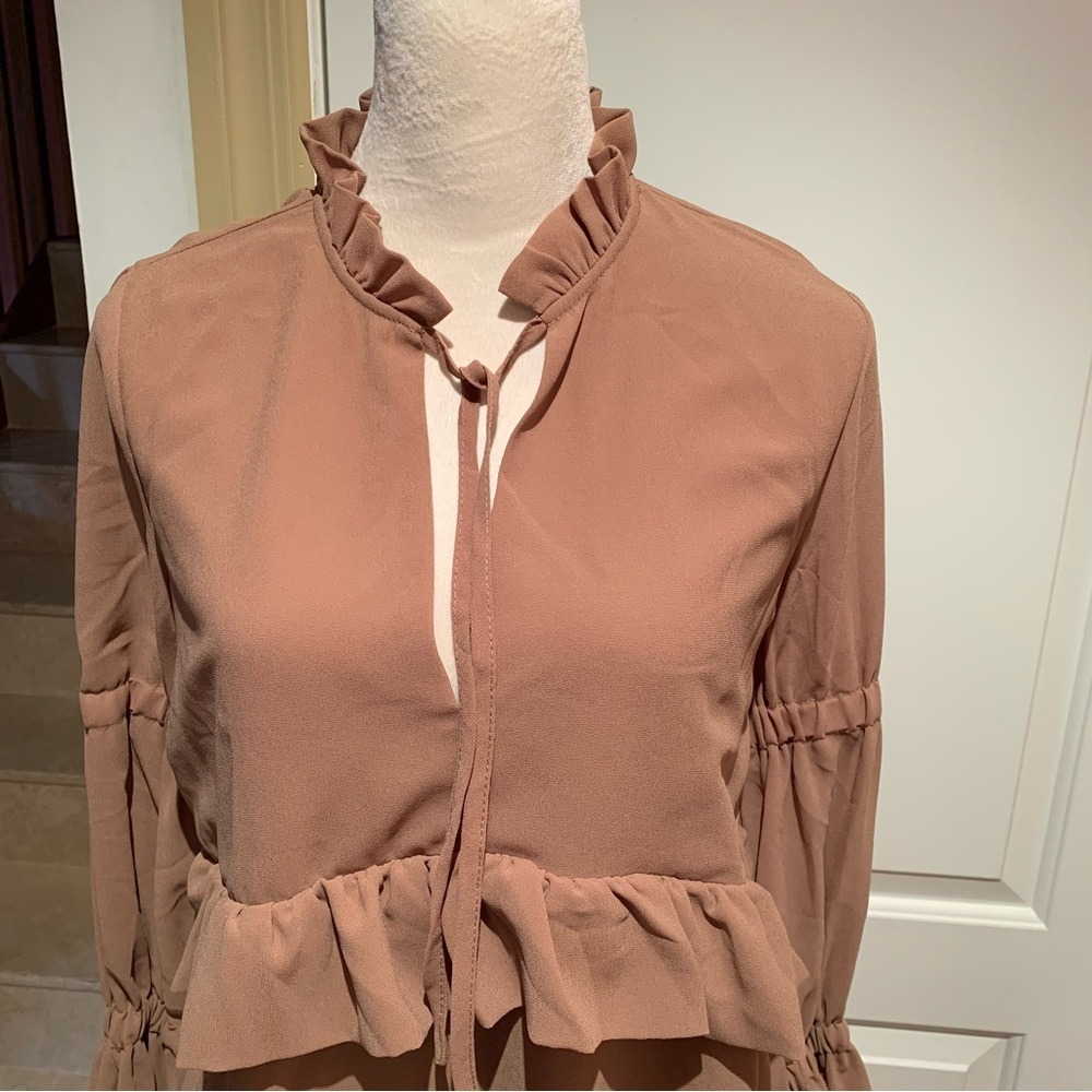 SALE!! $15 only. Missguided‎ Maternity top. Ruffled waist & bell ruffles. 8.